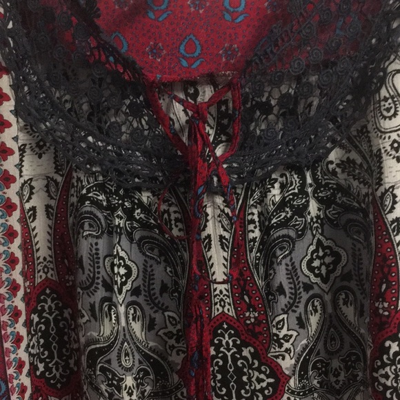 Ladies fashion top - Picture 2 of 5